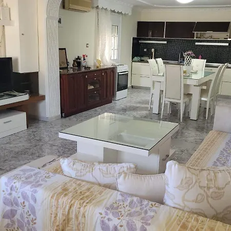 Narcis House